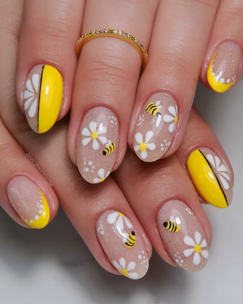 19 Latest Spring Nail Art Ideas To Try This Season 21 Yellow Daisy Nail Art