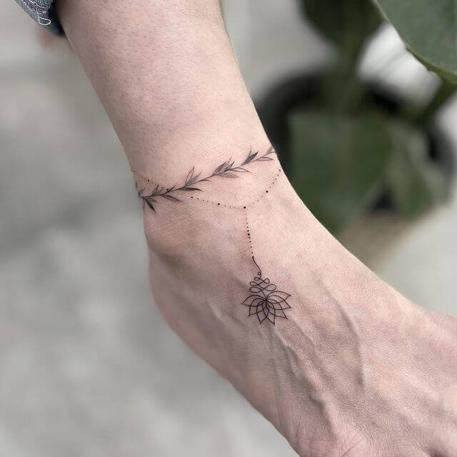 13+ Anklet Tattoo Ideas To Inspire You! 10 anklet tattoo