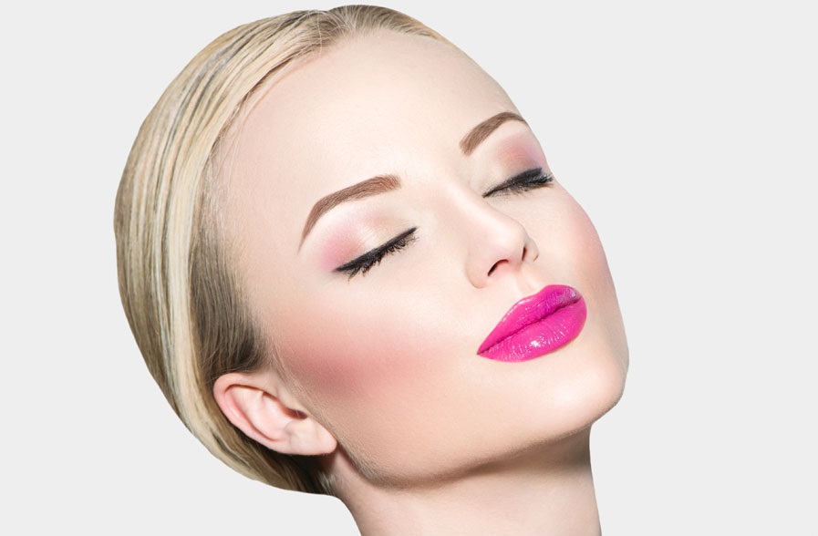 Top 10 Tips for Perfect Makeup for Pale Skin 13 blusher pale skin pink lipstick blonde hair