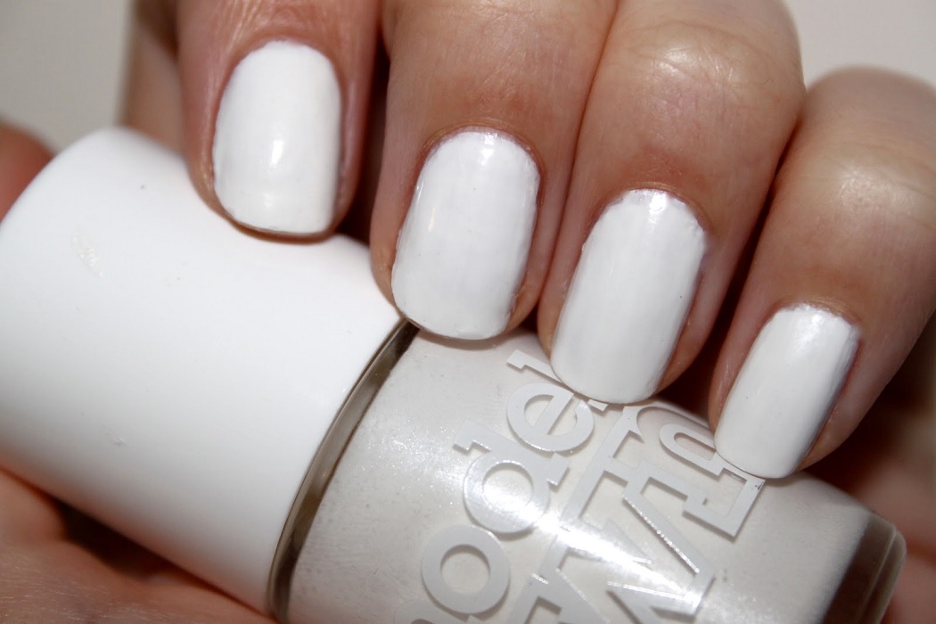 Top 10 Best White Nail Polish Products 14 creme white models own nail varnish