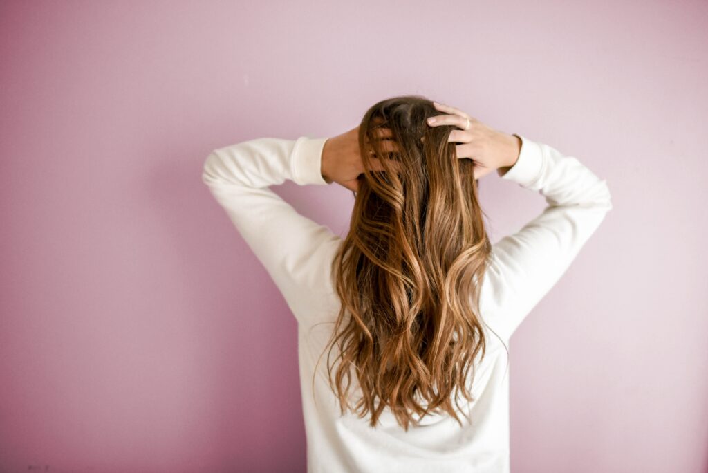 Dealing with Greasy Hair: 3 Simple Tricks to Fix It in 2024 10 Why Does My Hair Get Greasy So Fast