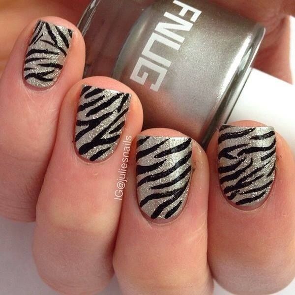 20 LATEST WILD STRIPE NAIL DESIGNS TO TRY IN 2024! 29