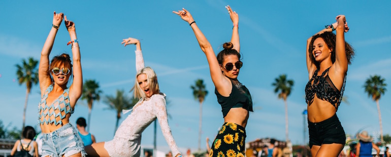 What to Wear to a Beach Party 28 Girls dancing at a beach party