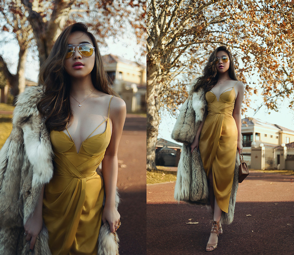 Choosing the Right Shoe Color for a Gold Dress in 2024 10 gold dress with bag