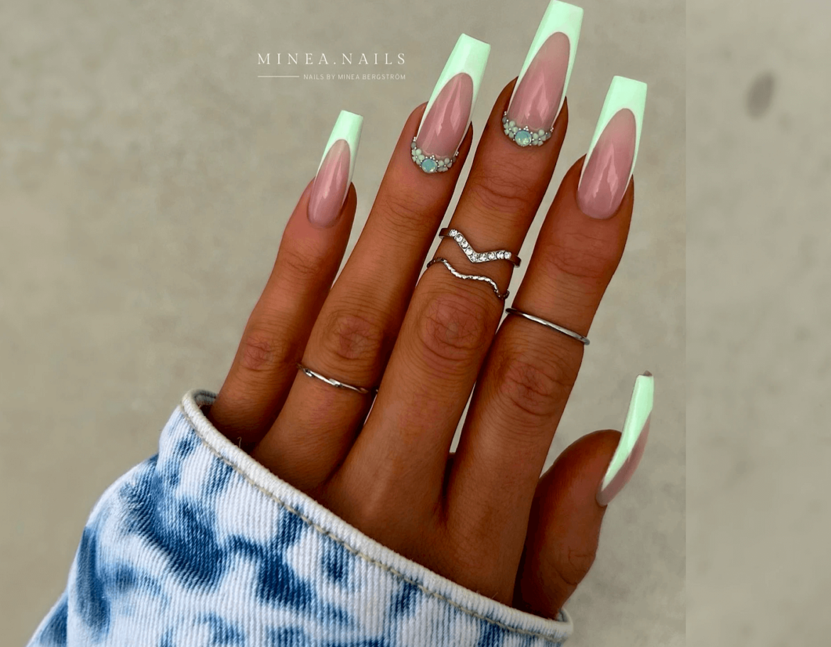 30 Latest Mint Green Nail Ideas To Try Today! 12