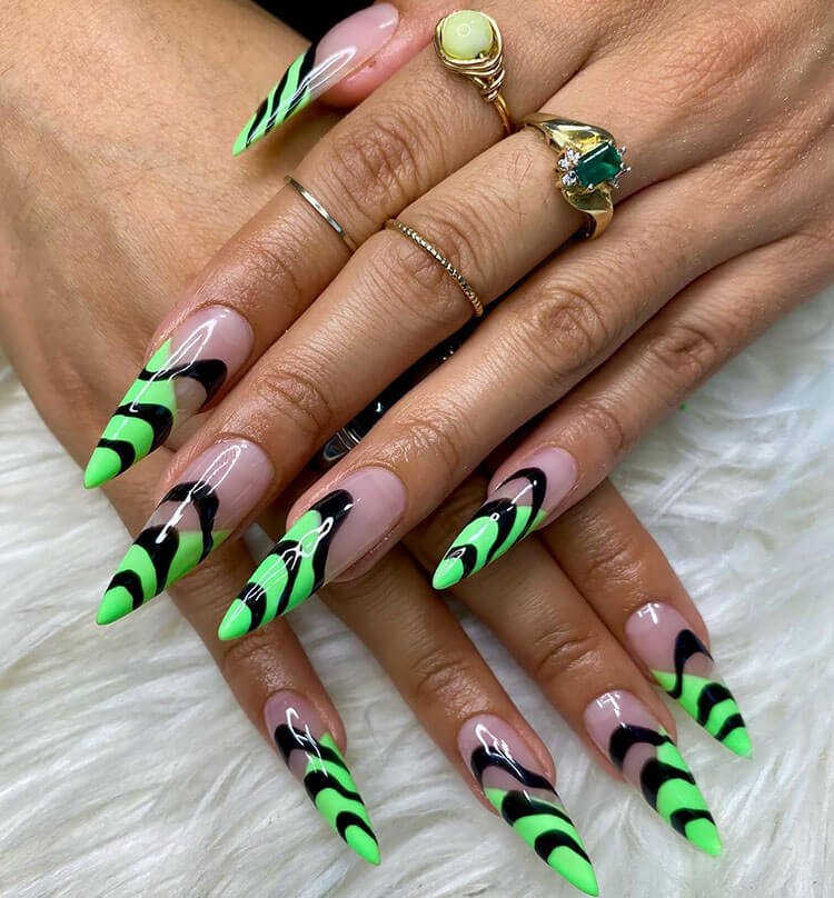 20 LATEST WILD STRIPE NAIL DESIGNS TO TRY IN 2024! 22