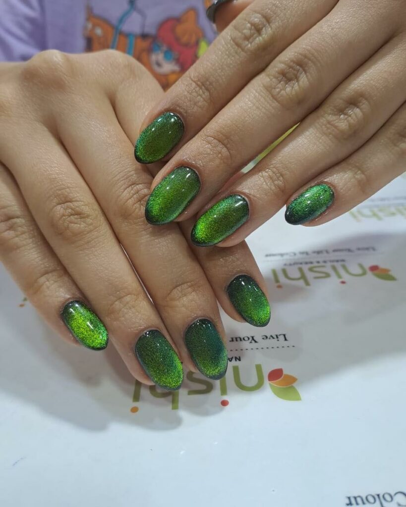 30 Latest Emerald Green Nail Designs To Try in 2024! 19