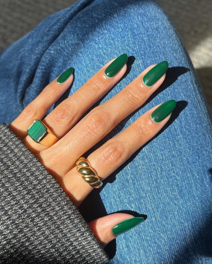 30 Latest Emerald Green Nail Designs To Try in 2024! 20