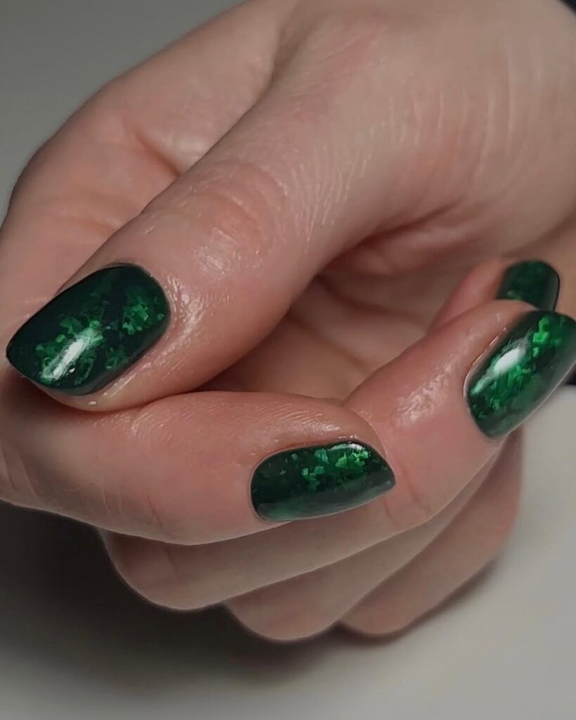 30 Latest Emerald Green Nail Designs To Try in 2024! 25