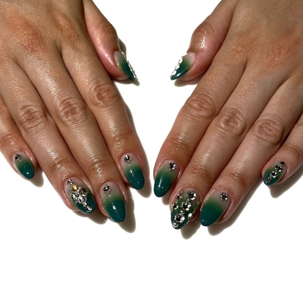 30 Latest Emerald Green Nail Designs To Try in 2024! 37