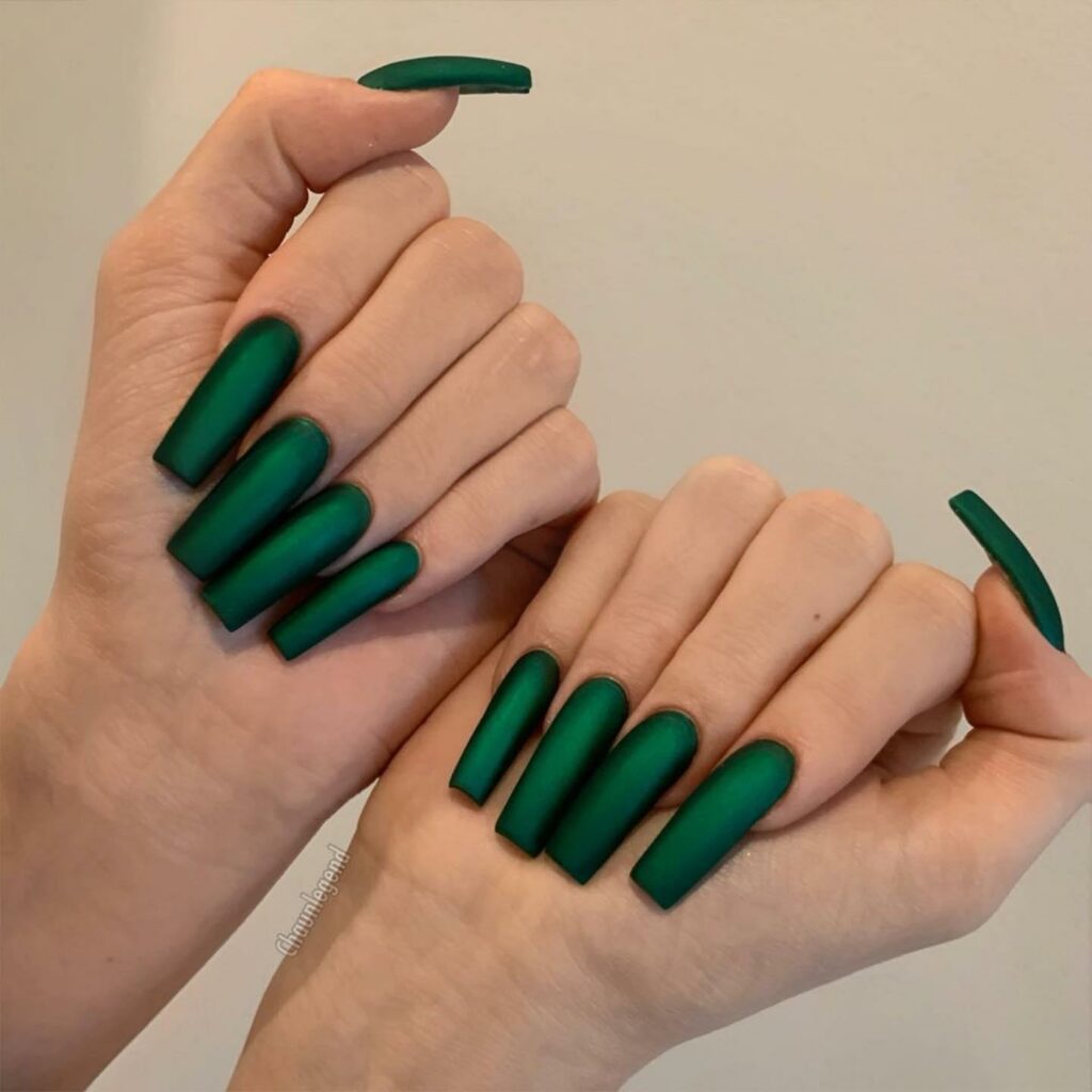 30 Latest Emerald Green Nail Designs To Try in 2024! 39