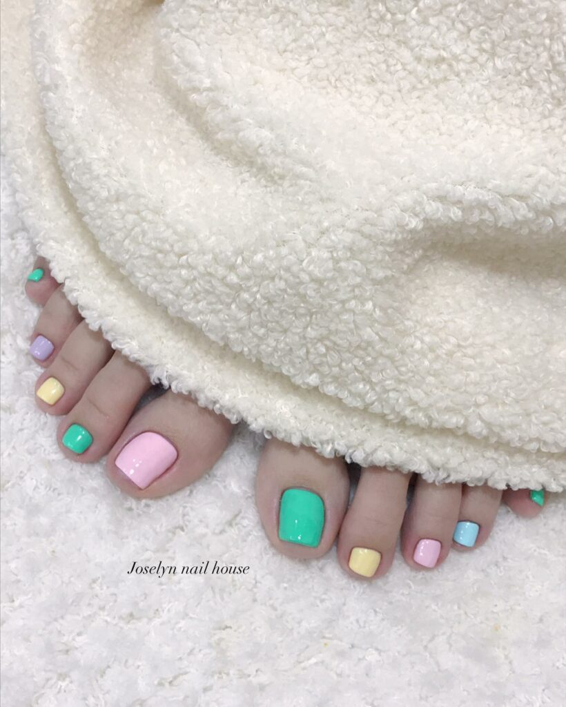 24 Latest Rainbow Art Pedicure Designs To Try in 2024! 18 Colourful confetti