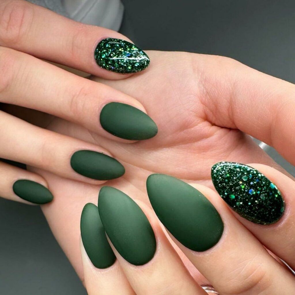 30 Latest Emerald Green Nail Designs To Try in 2024! 11