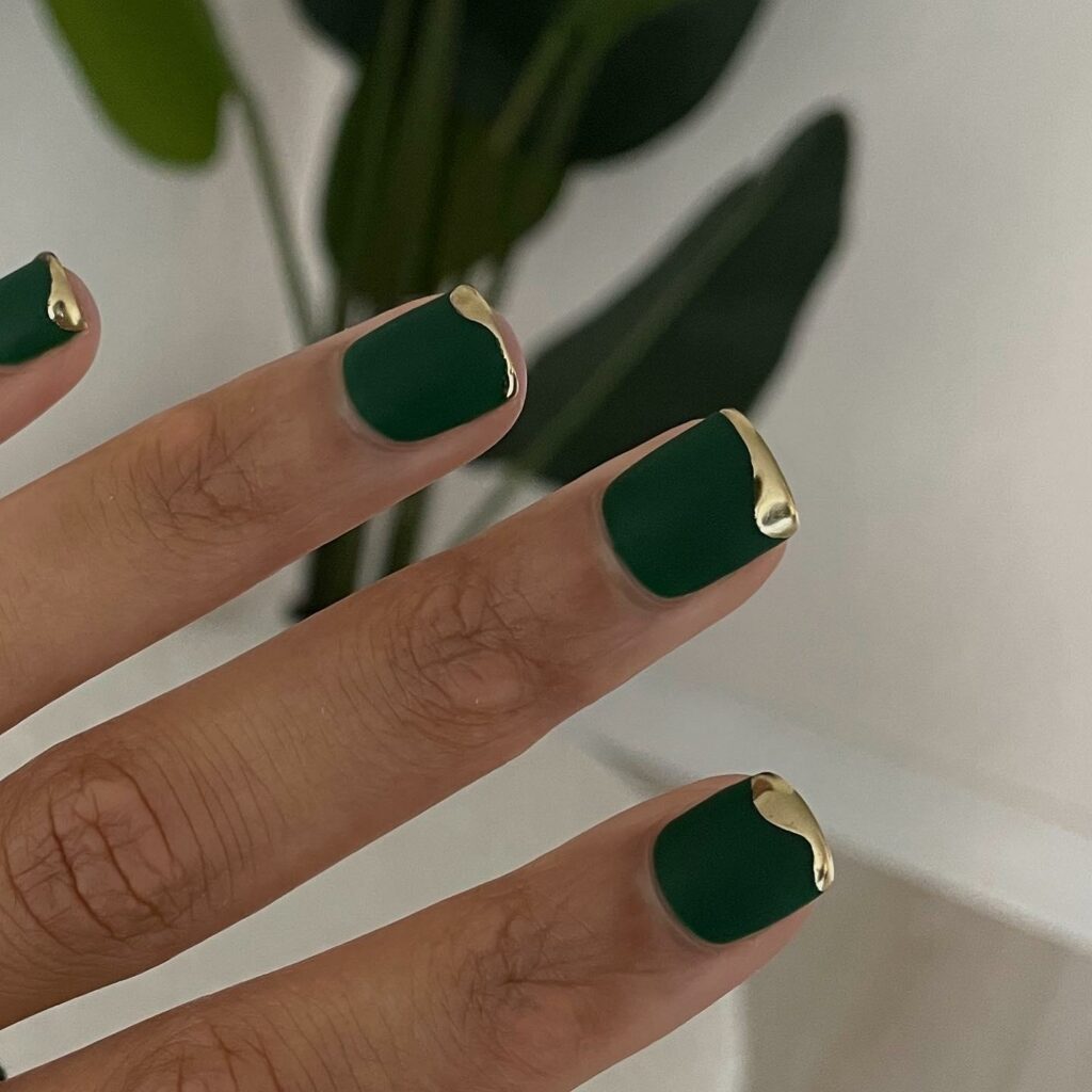 30 Latest Emerald Green Nail Designs To Try in 2024! 13