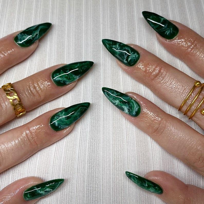 30 Latest Emerald Green Nail Designs To Try in 2024! 16