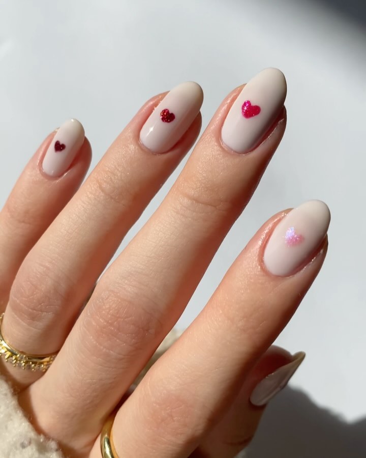 Latest Red to Pink Color Palette Nail Design To Try In 2024! 17