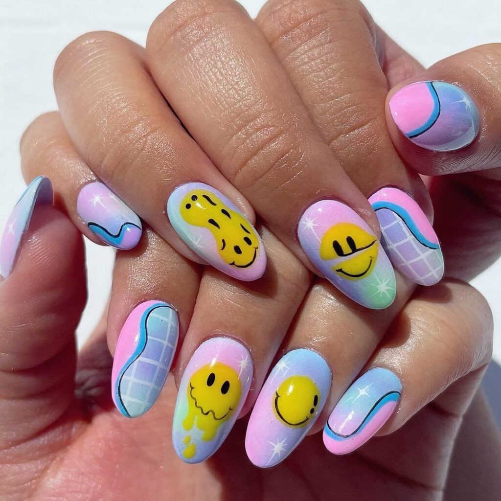 Show Off 25 Smiley Face Nail Designs in 2024 27