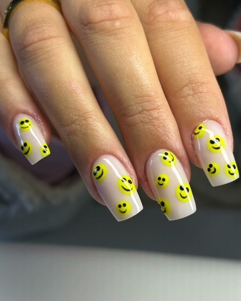 Show Off 25 Smiley Face Nail Designs in 2024 28