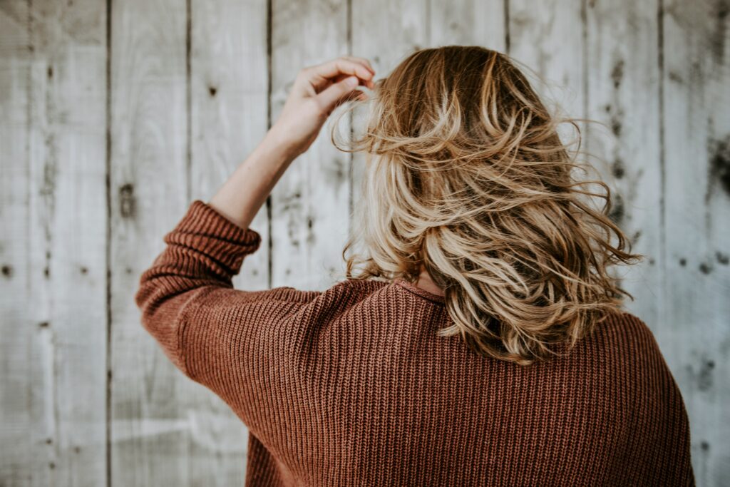 Dealing with Greasy Hair: 3 Simple Tricks to Fix It in 2024 14 Why Does My Hair Get Greasy So Fast