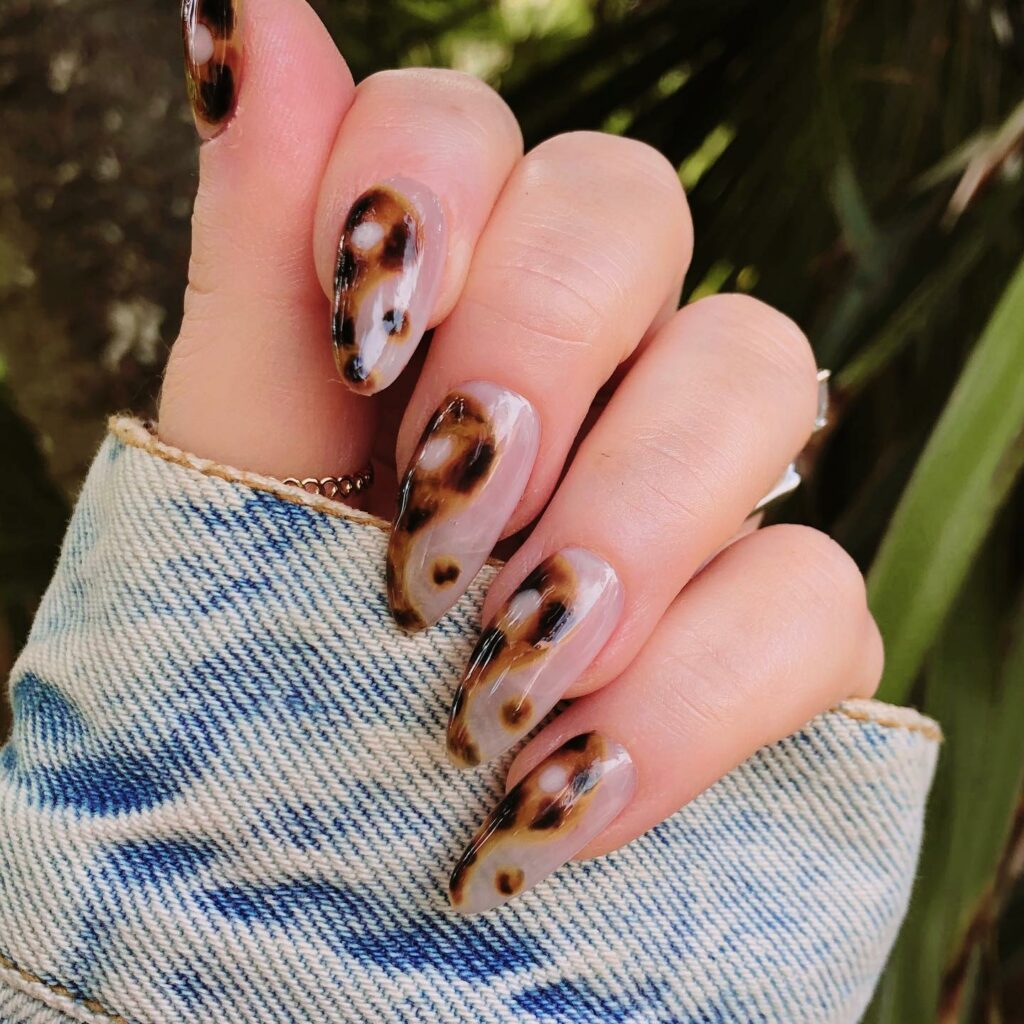 27 Latest Yin-Yang Nail Designs To Try In 2024! 27 Tortoise Patterned Yin Yang Nails for Natural Texture