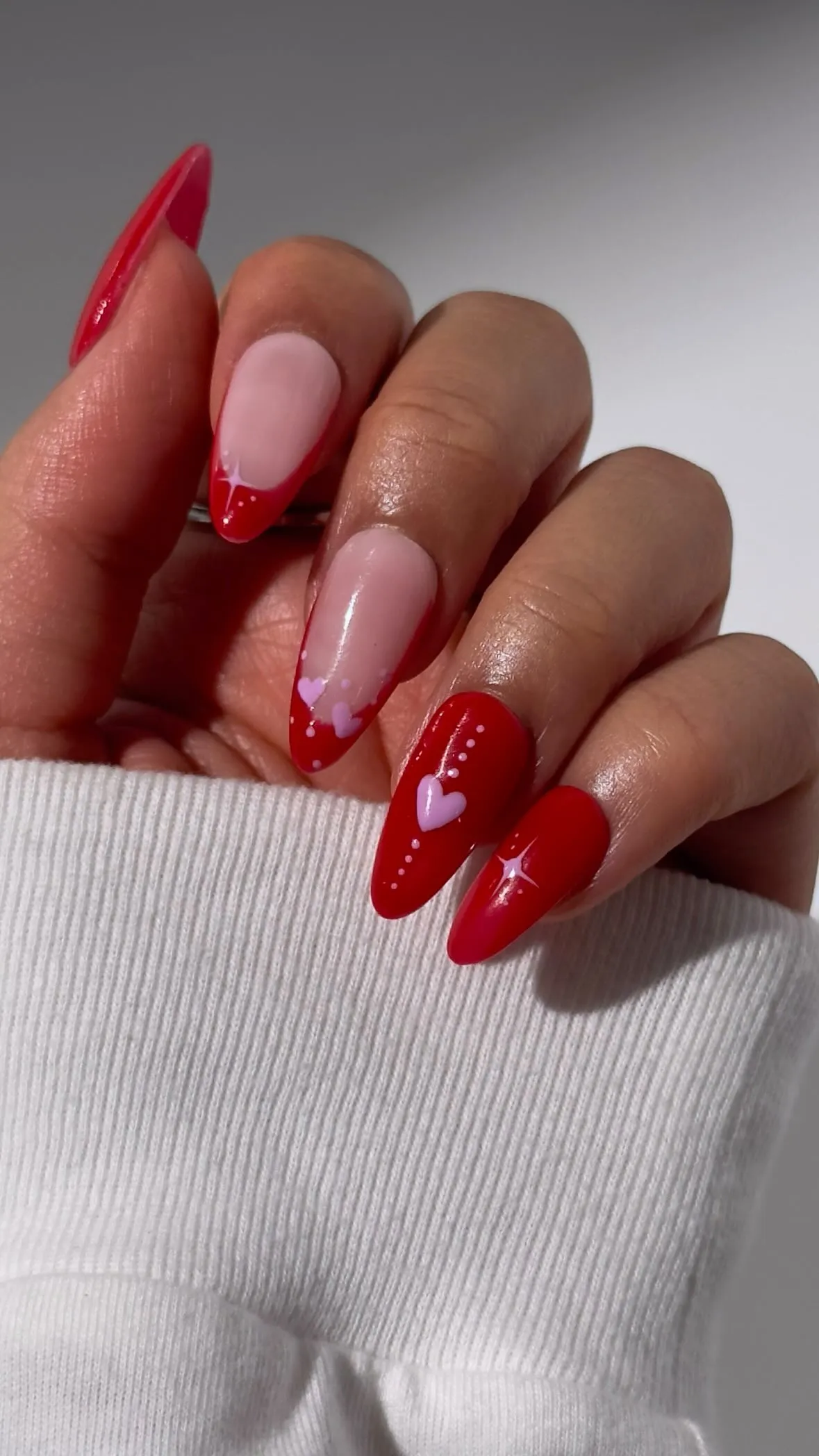 16 Cute Valentine’s Day Nail Designs To Try in 2024! 💅💅 18 Lovely Valentine's Day Nail Design: Romantic Red and Soft Pink