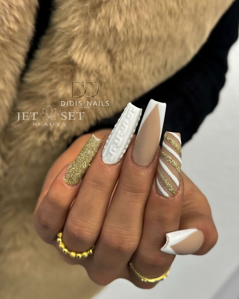 30 Latest White And Gold Nail Ideas To Try In 2024! 24