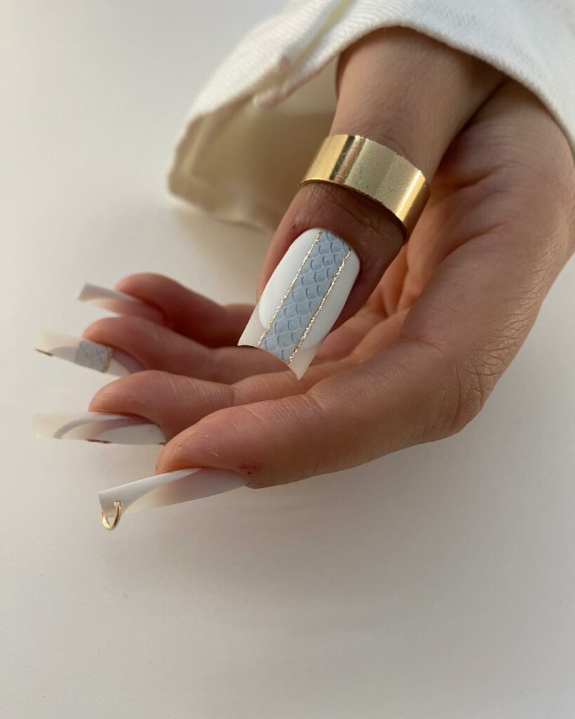 30 Latest White And Gold Nail Ideas To Try In 2024! 14