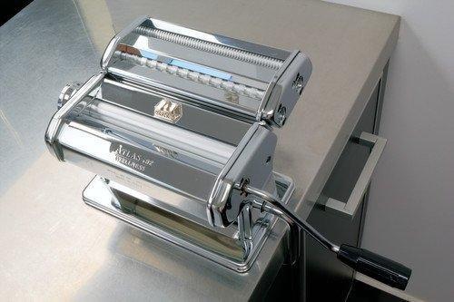 MARCATO Made in Italy Atlas 180 Classic Manual Pasta Machine, Chrome Steel. Makes Lasagne, Fettuccine & Tagliolini customer photo 1