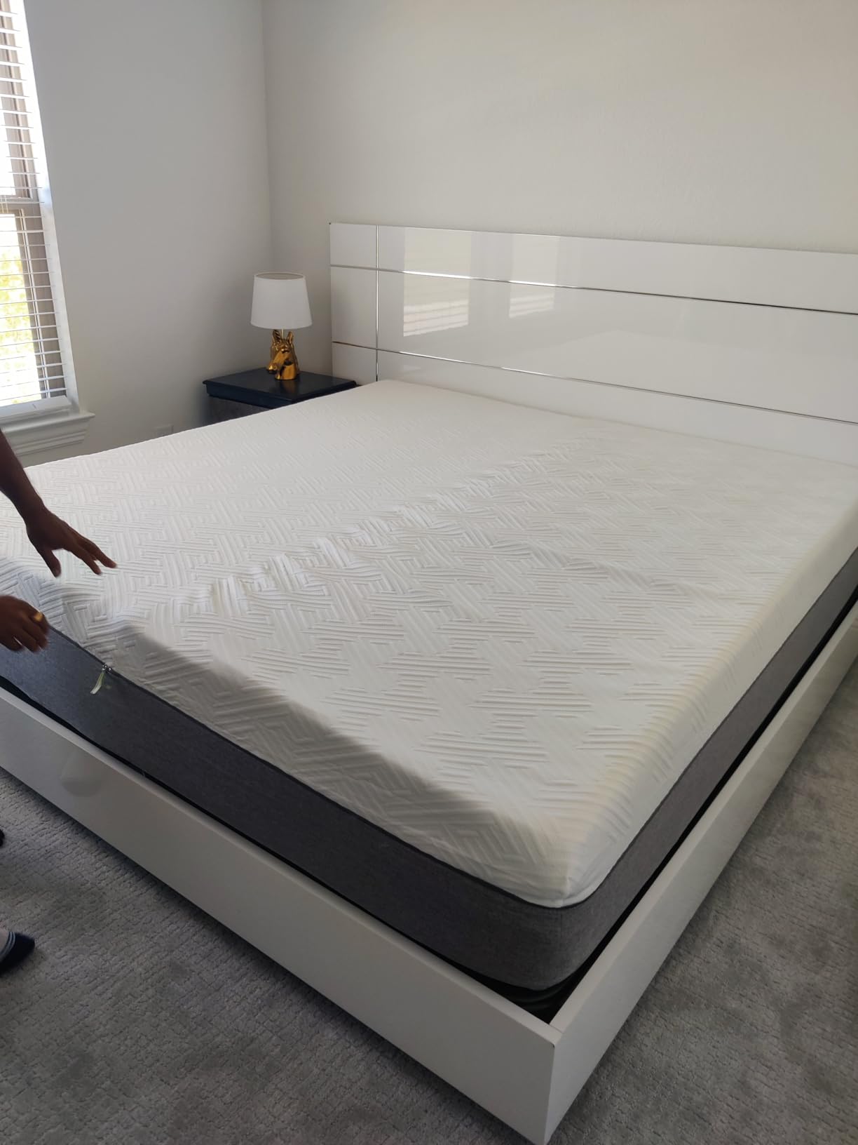 Novilla Queen Size Mattress, 12 inch Gel Memory Foam Mattress for a Cool Sleep & Pressure Relief, Medium Firm Feel with Motion Isolating, Bliss customer photo 1