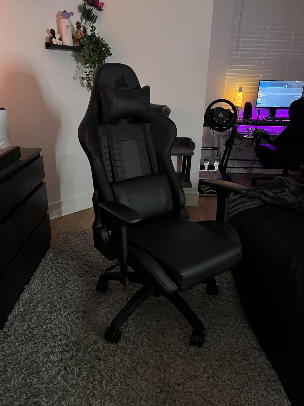 Corsair TC100 Relaxed Gaming Chair - Fabric - Racing-Inspired Design - Lumbar Pillow - Detachable Memory Foam Neck Pillow - Adjustable Seat Height - Adjustable Armrests - Gray and Black customer photo 2