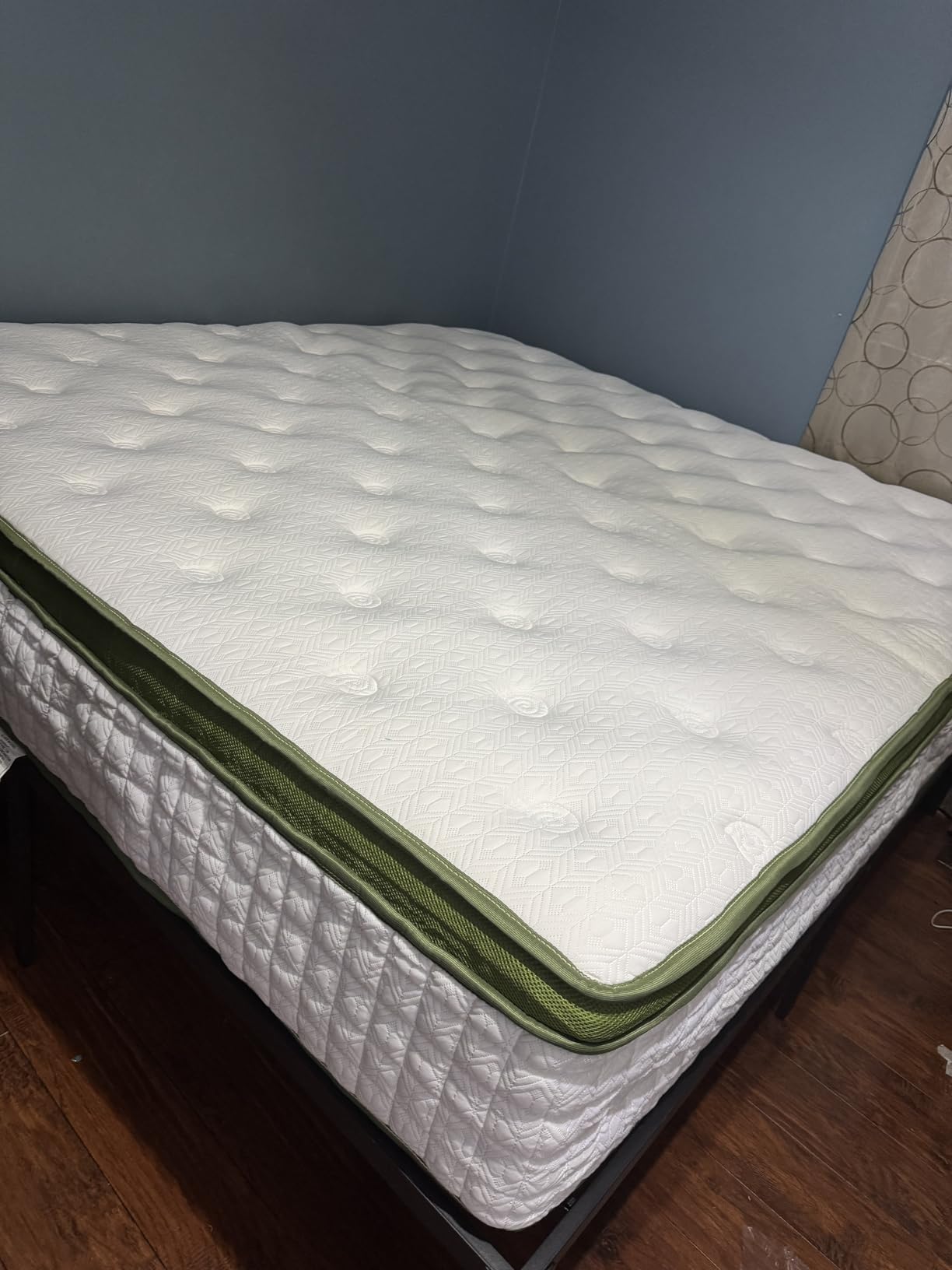 BedStory Medium Firm Queen Mattress, 14 Inch Hotel Collection Hybrid Mattress customer photo 2
