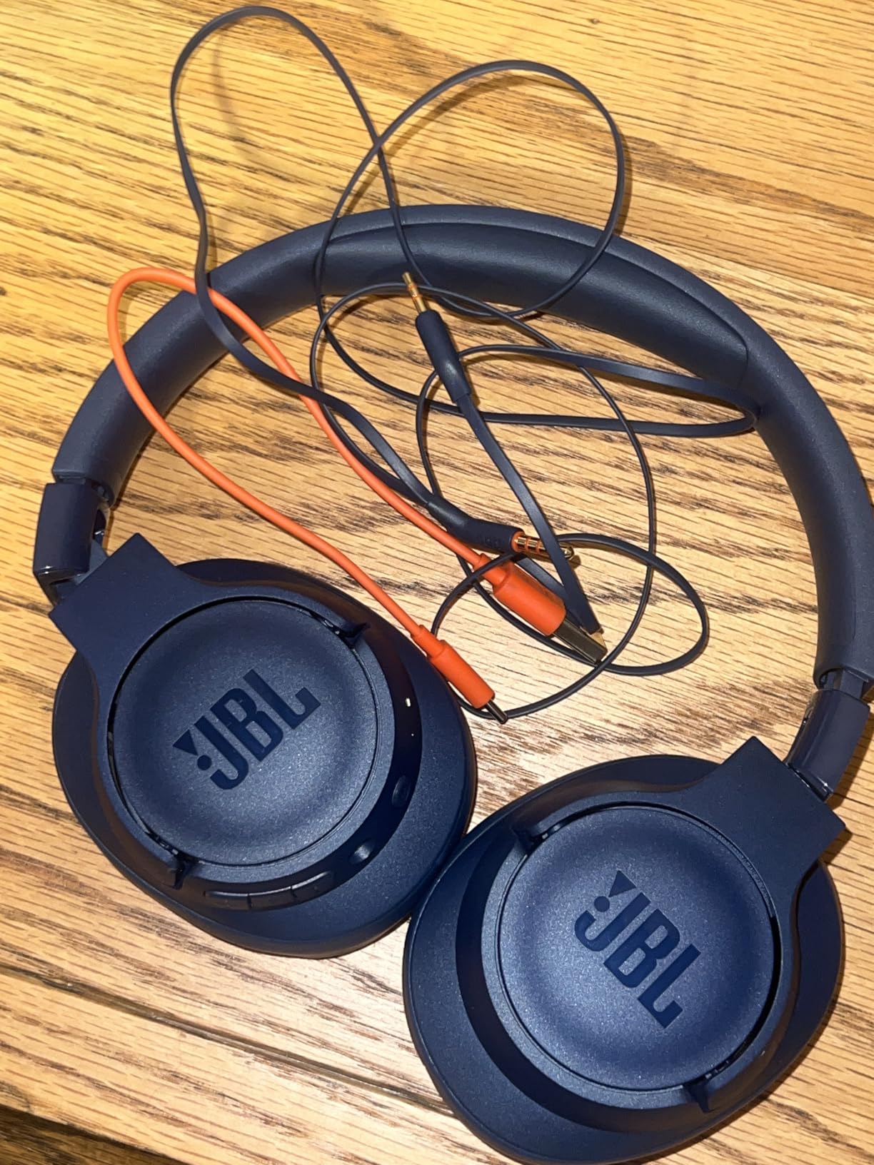 JBL Tune 720BT - Wireless Over-Ear Headphones with JBL Pure Bass Sound, Bluetooth 5.3, Up to 76H Battery Life and Speed Charge, Lightweight, Comfortable and Foldable Design (Black) customer photo 1