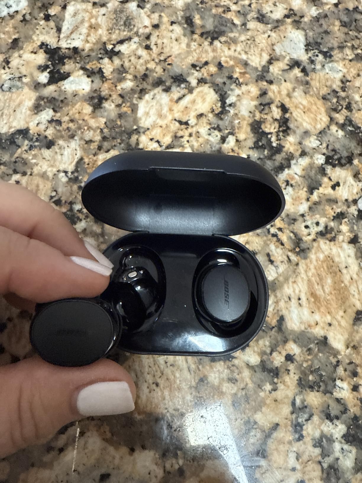 QuietComfort Earbuds - True Wireless Bluetooth Earbuds with Active Noise Cancellation and Mic, USB-C Charging, IPX4 Rating, Up to 8.5 Hours of Playtime, Black customer photo 2
