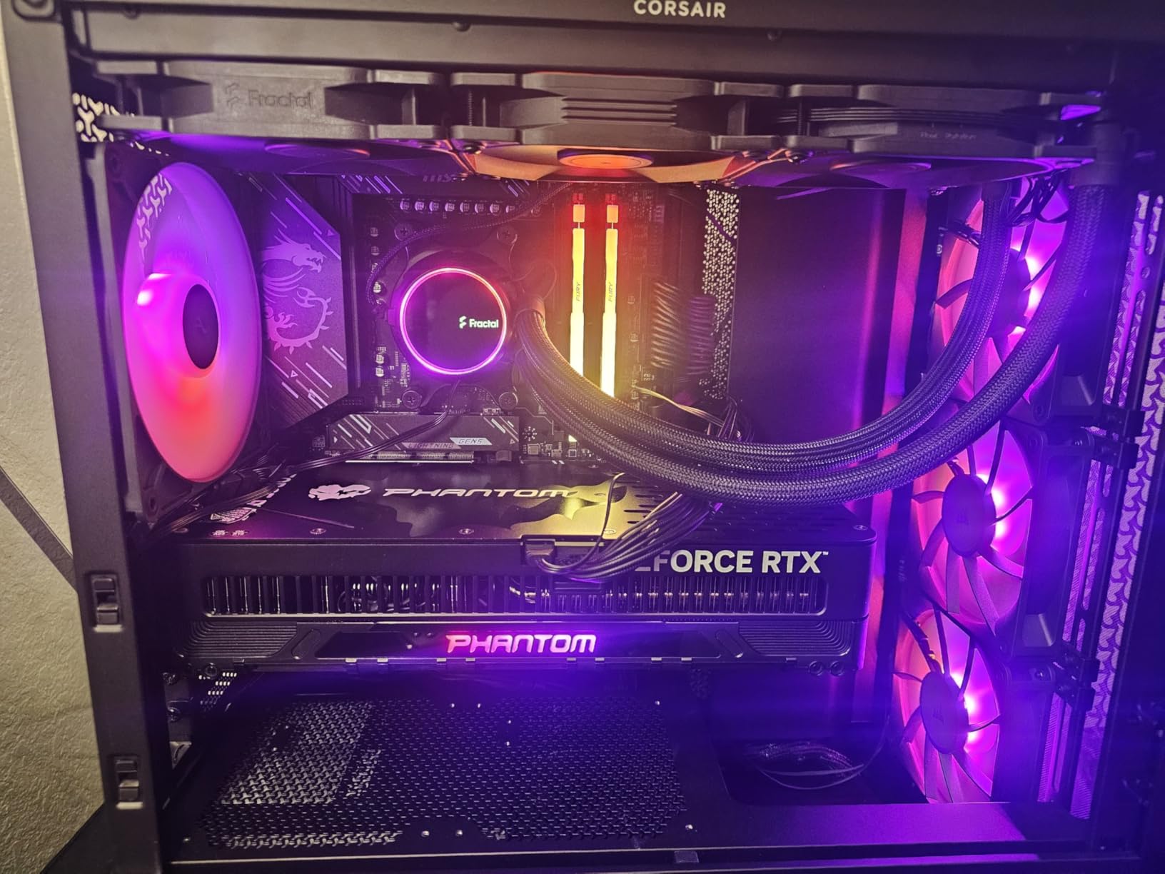CORSAIR 4000D RS ARGB Frame Modular Mid-Tower ATX PC Case, High Airflow, 3X Pre-Installed RS Fans, InfiniRail Mounting System, ASUS BTF, MSI Zero, Gigabyte Stealth, Black customer photo 1