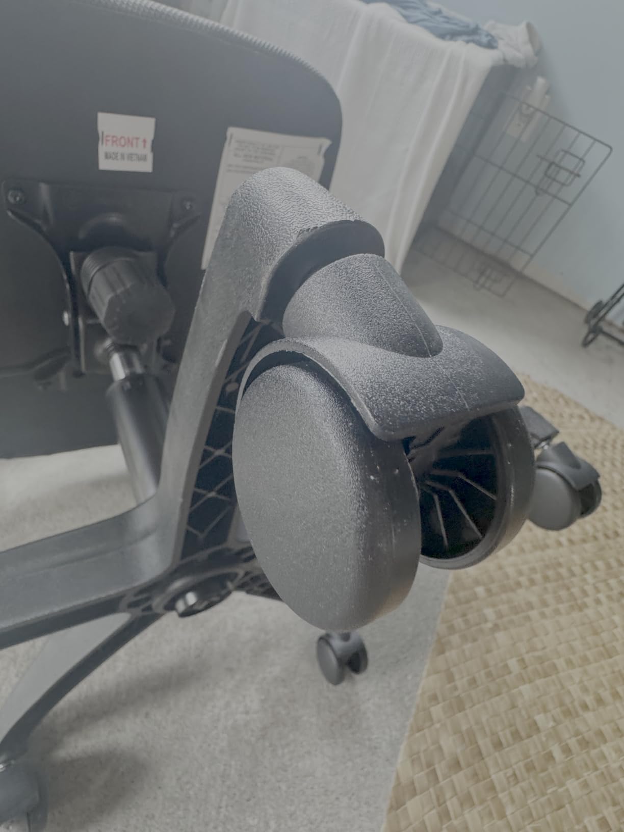 BestOffice Ergonomic Office Chair Mid-Back Swivel Desk Chair with Breathable Backrest & Lumbar Support customer photo 2