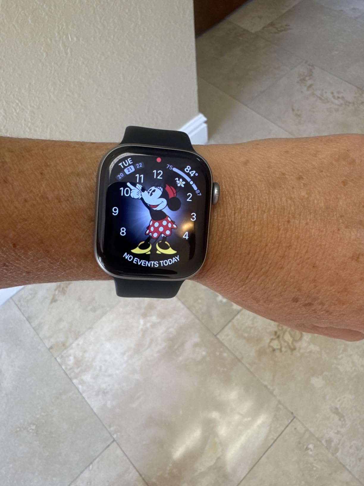 Apple Watch Series 11 [GPS 42mm] Smartwatch with Rose Gold Aluminum Case with Light Blush Sport Band - S/M customer photo 1