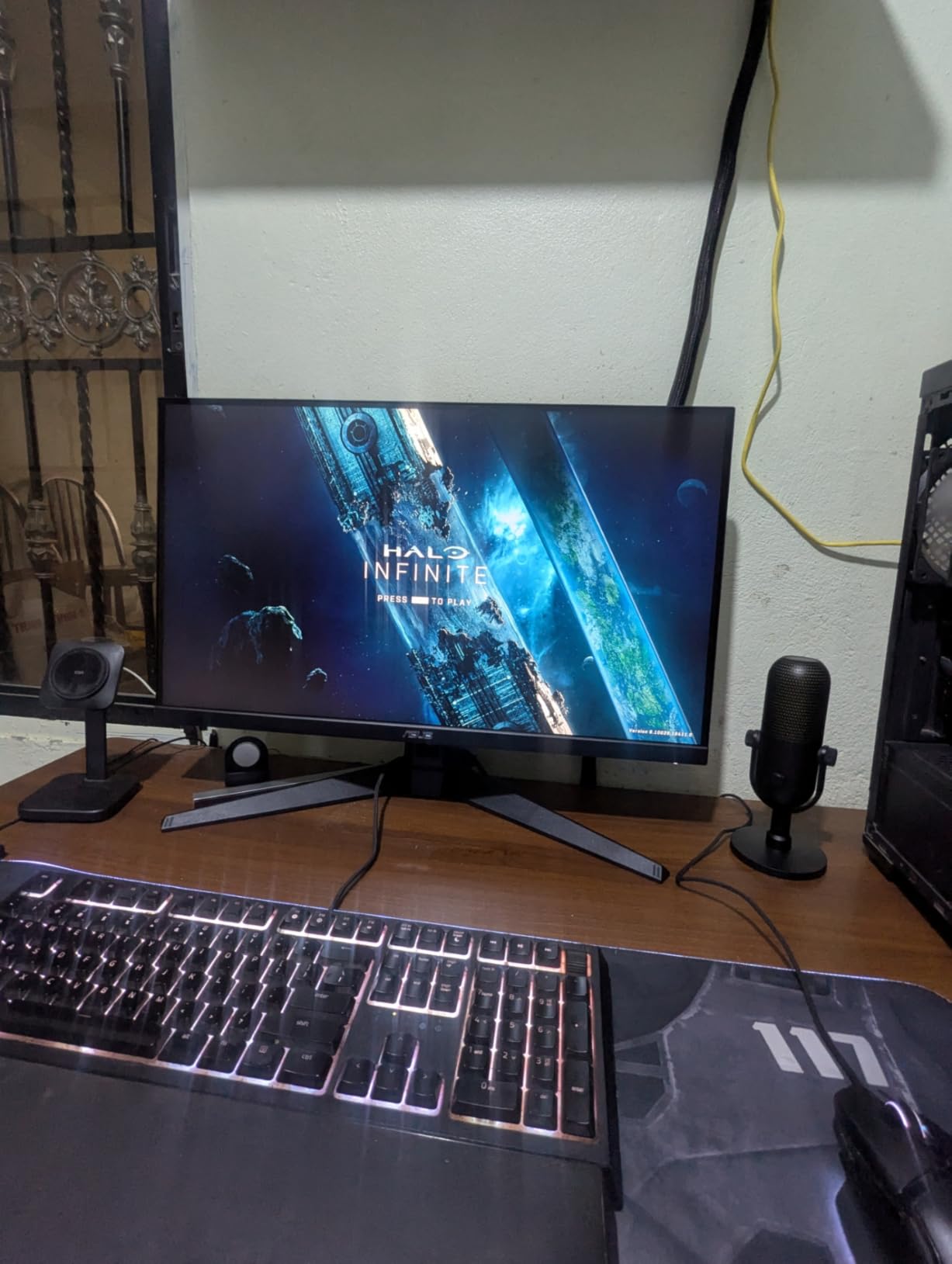 ASUS TUF Gaming 27-inch 1440P HDR Monitor (VG27AQ3A) customer photo 1