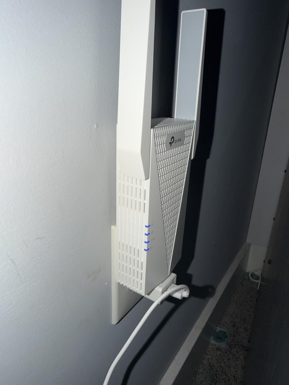 TP-Link RE615X AX1800 WiFi 6 Range Extender customer photo 2