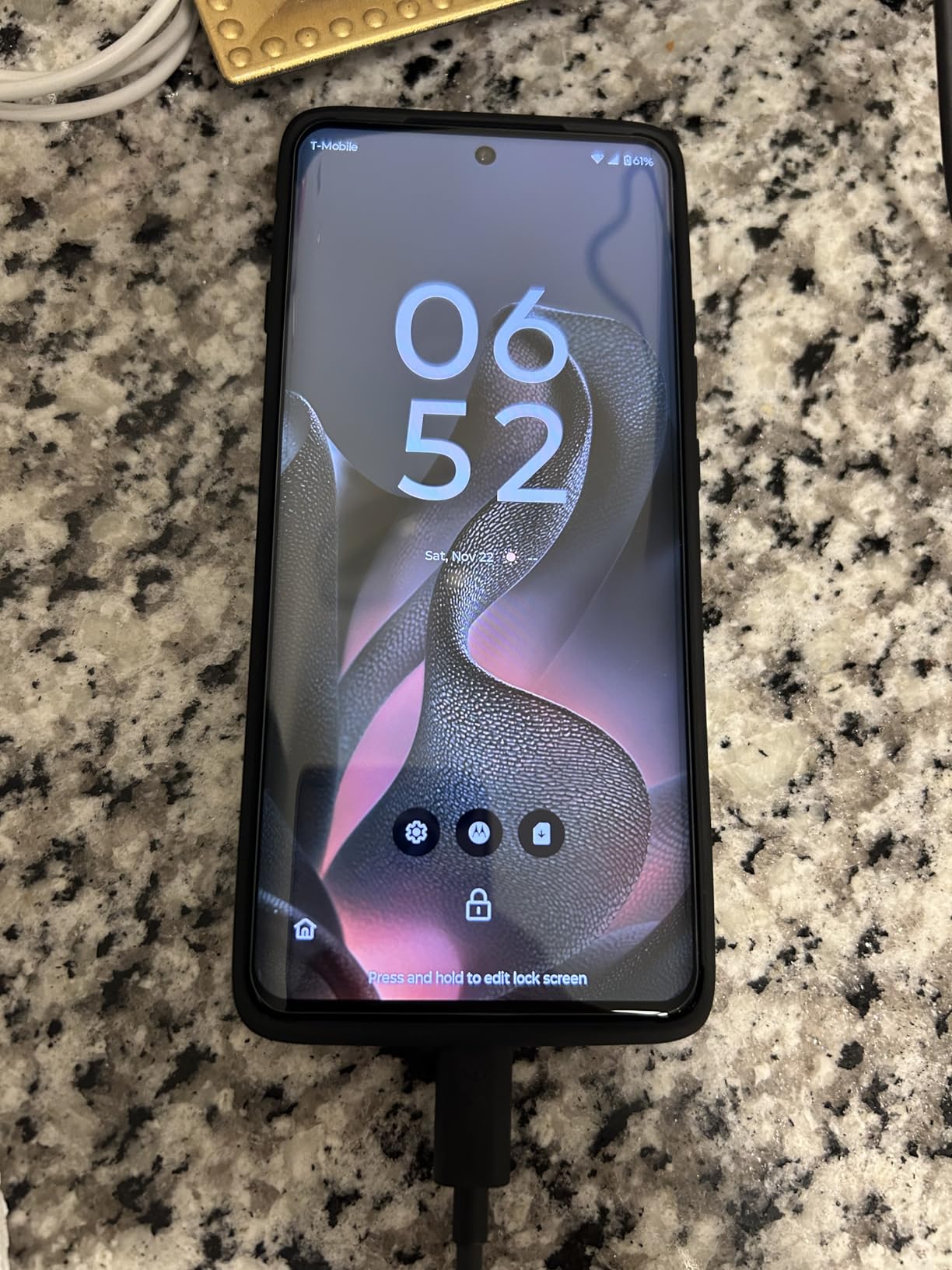 Motorola Edge | 2024 | Unlocked | Made for US 8/256GB | 50MP Camera | Midnight Blue customer photo 2