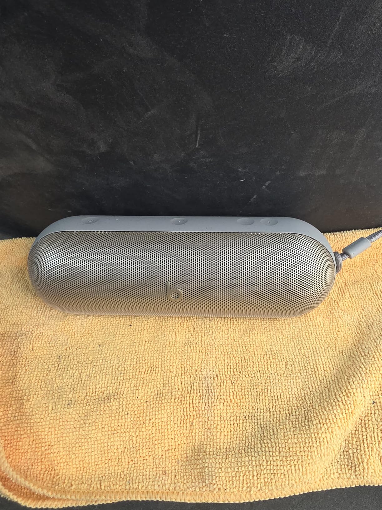Beats Pill - Portable Bluetooth Speaker - Up to 24H Battery Life, Water Resistant, Bluetooth, Apple & Android Compatible, Seriously Loud Sound for Home, Outdoor and Travel - Champagne Gold customer photo 2