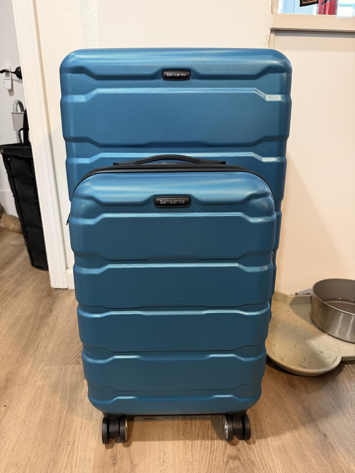 Samsonite Omni PC Hardside Expandable Luggage with Spinner Wheels, Black, 3-Piece Set (20/24/28) customer photo 1