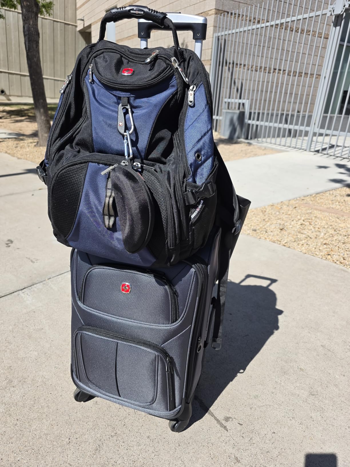 SWISSGEAR Sion Softside Expandable Spinner Luggage Durable Lightweight Travel Suitcase, Black, 3-Piece Set (21/25/29) customer photo 1