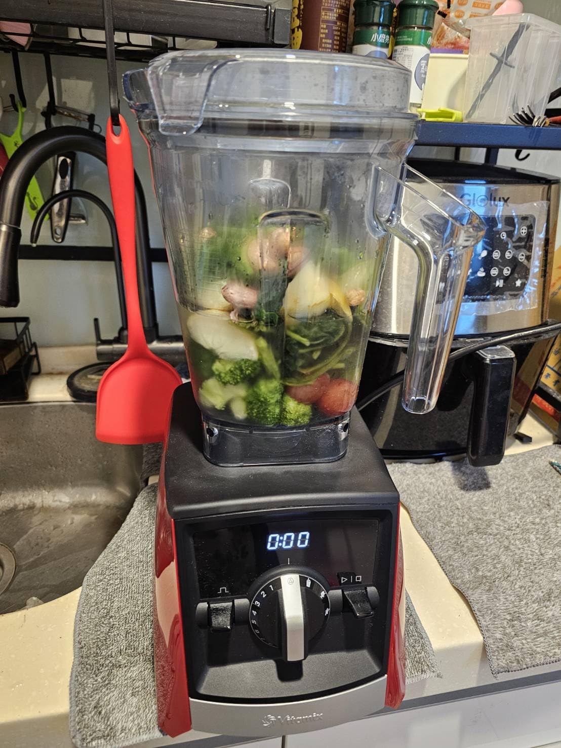 Vitamix A2500 Ascent Series Smart Blender, Professional-Grade, 64 oz. Low-Profile Container, Black (Renewed Premium) customer photo 2