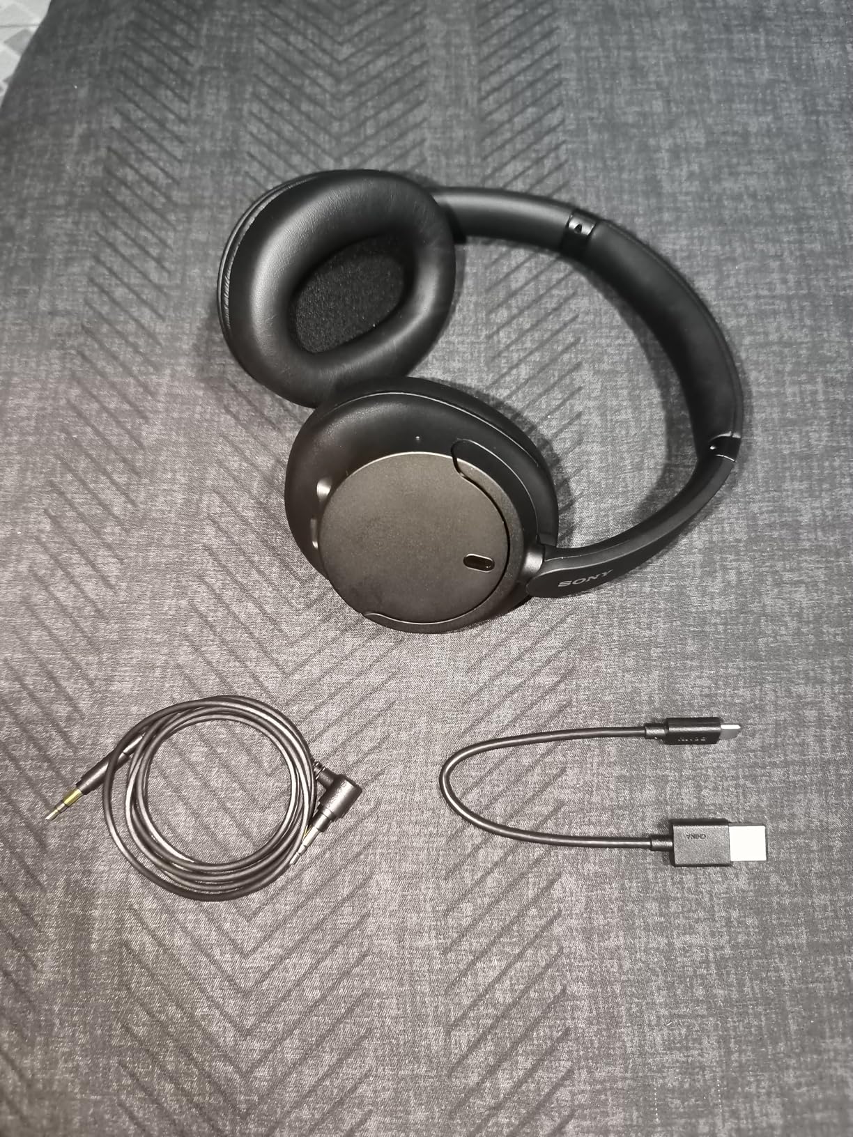 WH-CH720NB Noise Canceling Wireless Bluetooth Headphones - Built-in Microphone - up to 35 Hours Battery Life and Quick Charge - Black - International Version customer photo 1