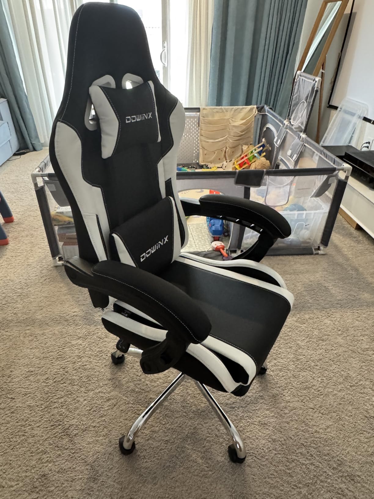 Dowinx Ergonomic Gaming Chair with Footrest, Heavy Duty 330lbs Office Chair, Massage Lumbar Support, Adjustable Height & Headrest Pillow, Comfortable for Back Pain Relief Streaming Long Gaming White customer photo 2
