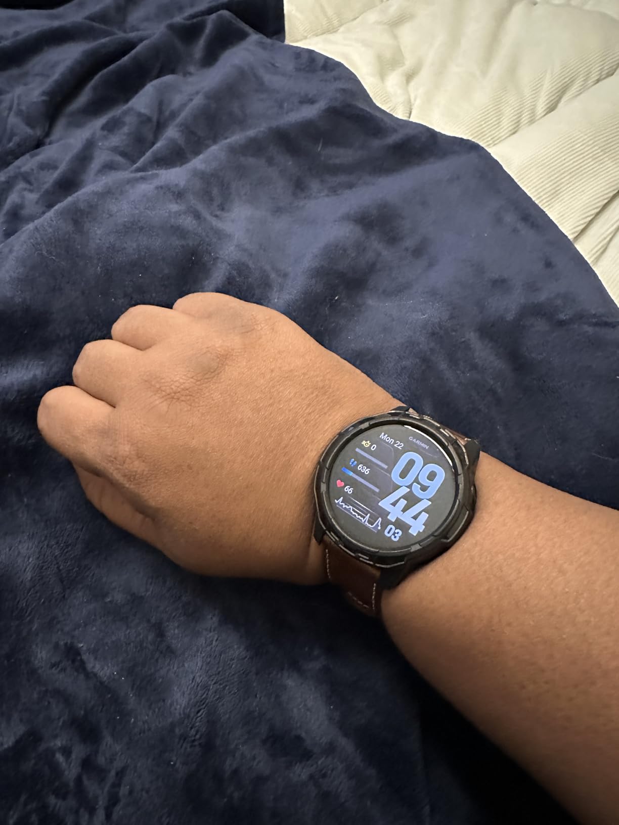 Garmin Venu 4, 45mm, Advanced Health and Fitness GPS Smartwatch, Built-in Flashlight, 12 Days of Battery Life, Slate with Black Silicone Band customer photo 1