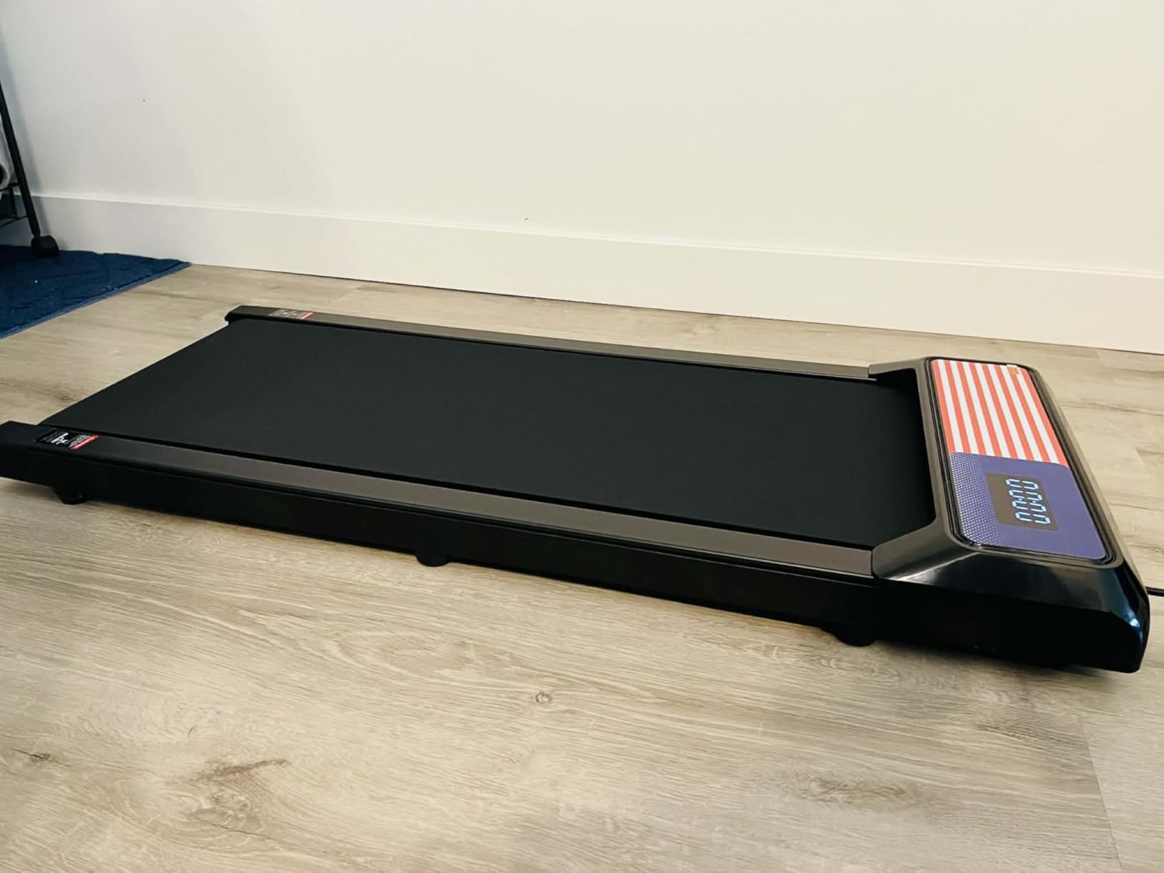 Walking Pad Treadmill with 5% Incline, Under Desk Treadmill for Home Office, 2.5HP Quiet Portable Walking Pad, 265 lbs Capacity, Compact Treadmill for Small Spaces with 15