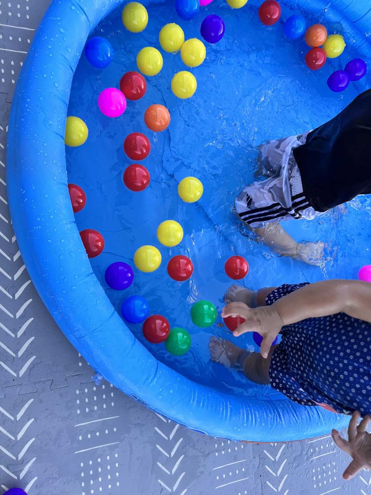 INTEX 58446EP Crystal Blue Inflatable Kiddie Swimming Pool, 66in x 15in customer photo 1