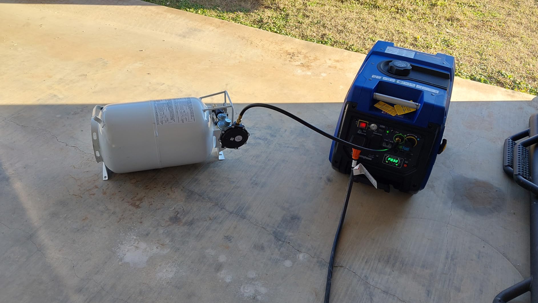 Westinghouse 5000 Peak Watt Super Quiet Dual Fuel Portable Inverter Generator customer photo 2