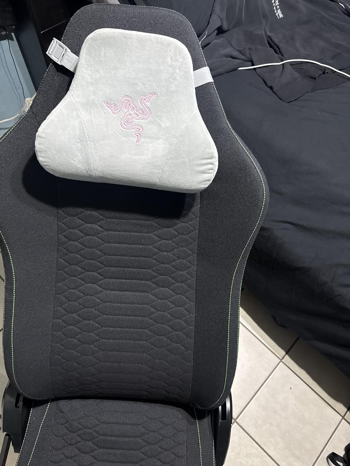 Razer Head Cushion Neck & Head Support for Gaming Chairs: Ergonomically Designed - Memory Foam Padding - Wrapped in Plush Pink Velvet - Quartz customer photo 1